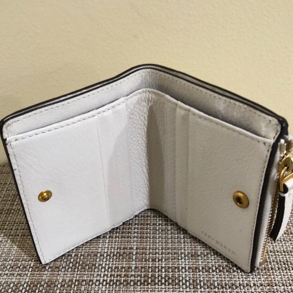 Tory Burch Cream Wallet - Picture 6 of 11